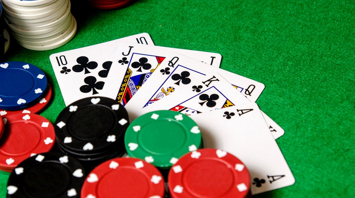 Virtual Poker, Real Strategy - Mastering Online Excellence